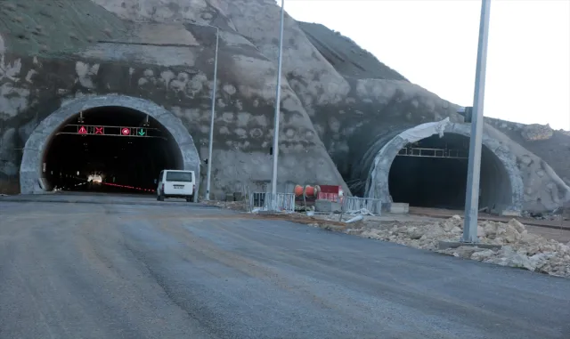 Beypazarı’ndaki tünellerin yapımında sona gelindi Beypazarı’ndaki tünellerin yapımında sona gelindi