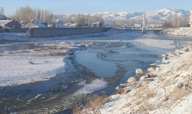 Erzurum, Ağrı, Kars ve Ardahan’da dondurucu soğuklar etkili oluyor Erzurum, Ağrı, Kars ve Ardahan’da dondurucu soğuklar etkili oluyor