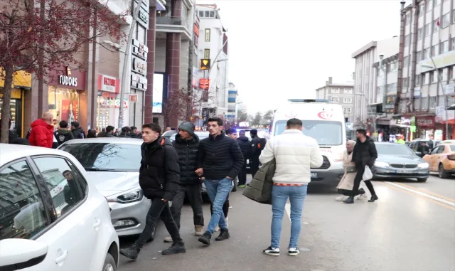 Erzurum’da bir çocuğu bıçakla yaralayan zanlı tutuklandı Erzurum’da bir çocuğu bıçakla yaralayan zanlı tutuklandı