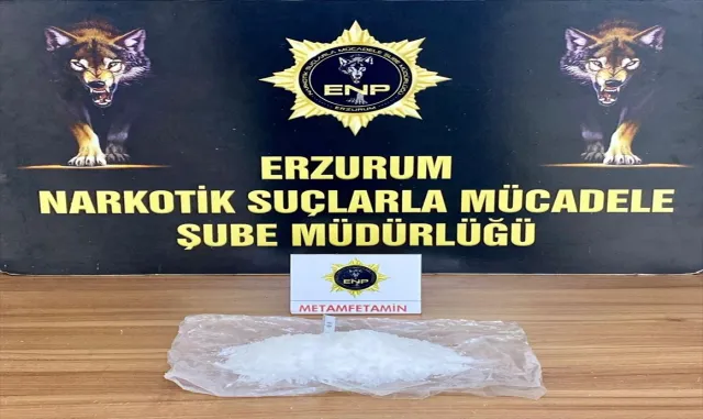 Erzurum’da sırt çantasına gizlenmiş 506 gram metamfetamin ele geçirildi Erzurum’da sırt çantasına gizlenmiş 506 gram metamfetamin ele geçirildi