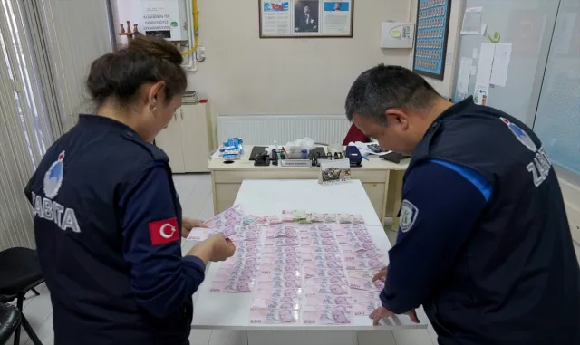Eskişehir’de Tepebaşı Belediyesi zabıtasından dilenci operasyonu Eskişehir’de Tepebaşı Belediyesi zabıtasından dilenci operasyonu