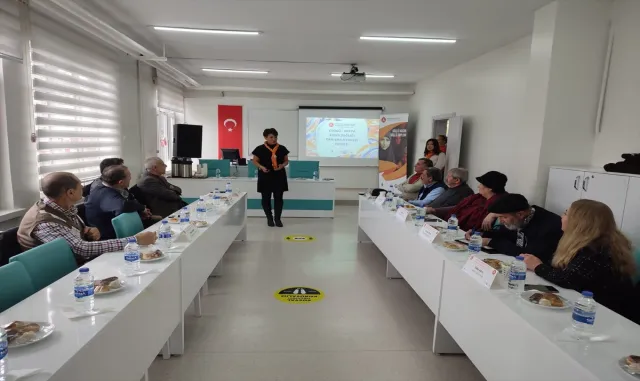 ESOGÜ’de "Muhtarlar Kadına Yönelik Şiddeti Konuşuyor" söyleşisi yapıldı ESOGÜ’de "Muhtarlar Kadına Yönelik Şiddeti Konuşuyor" söyleşisi yapıldı