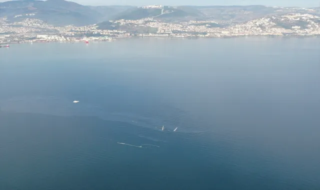 GÜNCELEME - Kocaeli’de tersanede batan yüzer havuzdaki 24 kişi kurtarıldı GÜNCELEME - Kocaeli’de tersanede batan yüzer havuzdaki 24 kişi kurtarıldı