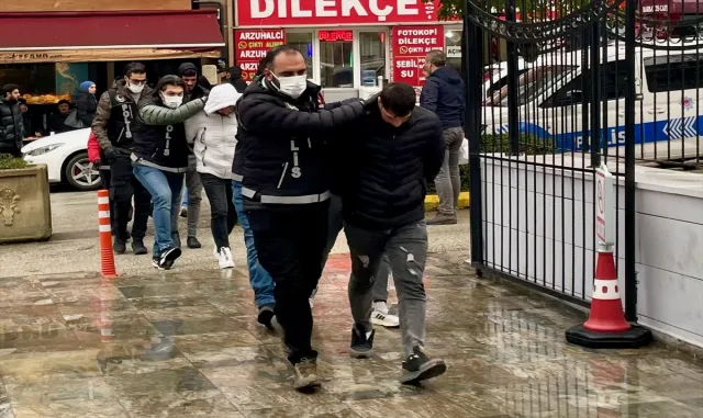GÜNCELLEME - Eskişehir’de uyuşturucu operasyonunda yakalanan 19 şüpheliden 14’ü tutuklandı GÜNCELLEME - Eskişehir’de uyuşturucu operasyonunda yakalanan 19 şüpheliden 14’ü tutuklandı