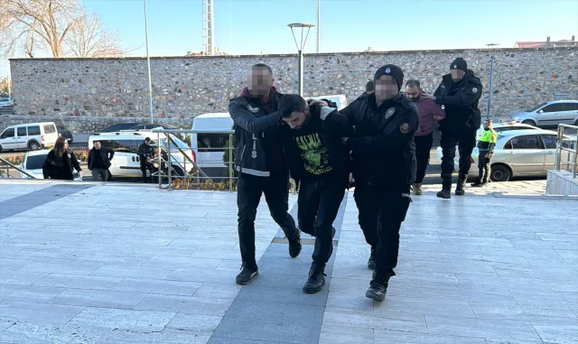 GÜNCELLEME - Nevşehir’de uyuşturucu operasyonunda yakalanan 30 şüpheli tutuklandı GÜNCELLEME - Nevşehir’de uyuşturucu operasyonunda yakalanan 30 şüpheli tutuklandı