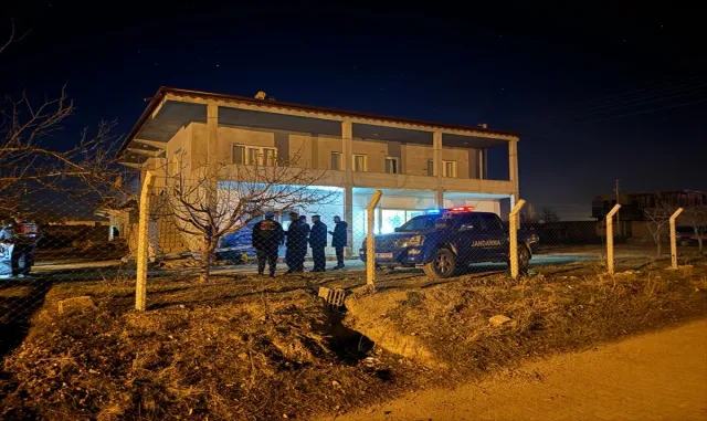 GÜNCELLEME - Niğde’de 2 akrabasını silahla öldüren kişi ölü bulundu GÜNCELLEME - Niğde’de 2 akrabasını silahla öldüren kişi ölü bulundu