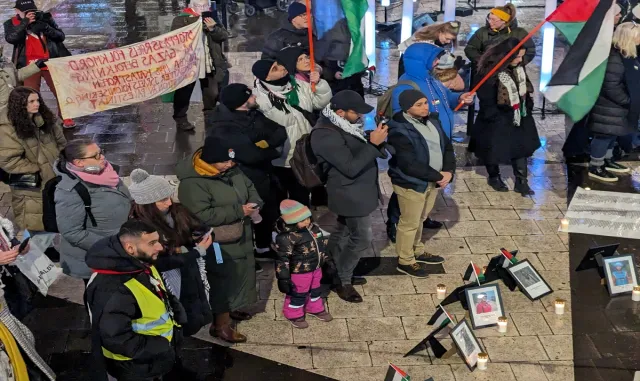 İsveç’te Filistin’de öldürülen gazeteciler için gösteri düzenlendi İsveç’te Filistin’de öldürülen gazeteciler için gösteri düzenlendi