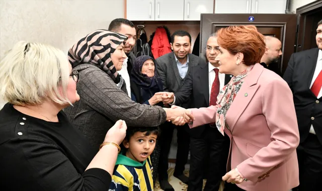 İYİ Parti Genel Başkanı Akşener’den şehit ailesine ziyaret İYİ Parti Genel Başkanı Akşener’den şehit ailesine ziyaret