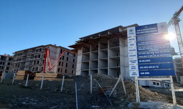 Karakeçili’de TOKİ konutlarının kaba inşaatında sona gelindi Karakeçili’de TOKİ konutlarının kaba inşaatında sona gelindi