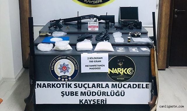Kayseri’de 2 kilo 700 gram sentetik uyuşturucu ele geçirildi Kayseri’de 2 kilo 700 gram sentetik uyuşturucu ele geçirildi
