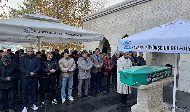 Kayseri’de bıçakla öldürülen 12 yaşındaki çocuk toprağa verildi