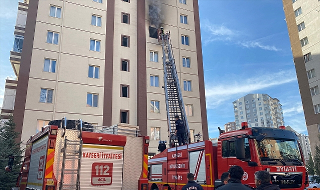 Kayseri Talas’ta apartman dairesinde yangın! Kayseri Talas’ta apartman dairesinde yangın!