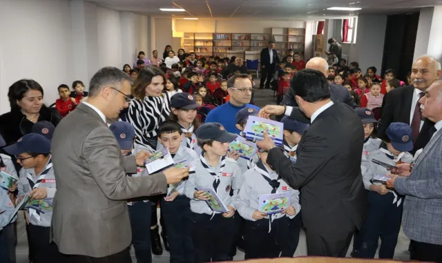 Kırıkkale’de öğrencilere çevre koruma, geri dönüşüm ve sıfır atık eğitimi verildi Kırıkkale’de öğrencilere çevre koruma, geri dönüşüm ve sıfır atık eğitimi verildi