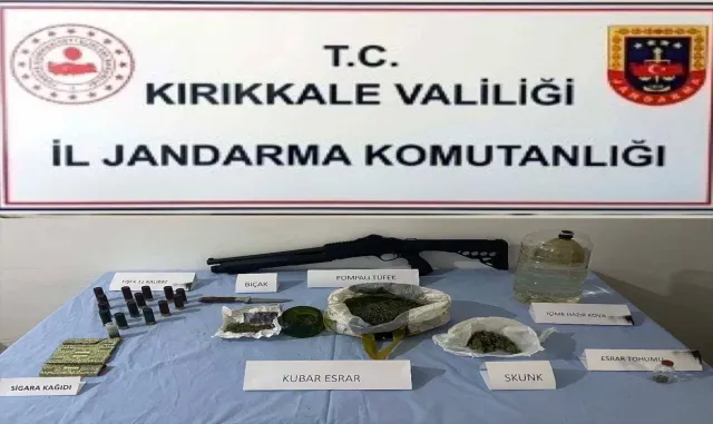 Kırıkkale’de şüphe üzerine durdurulan tırda uyuşturucu madde ele geçirildi Kırıkkale’de şüphe üzerine durdurulan tırda uyuşturucu madde ele geçirildi