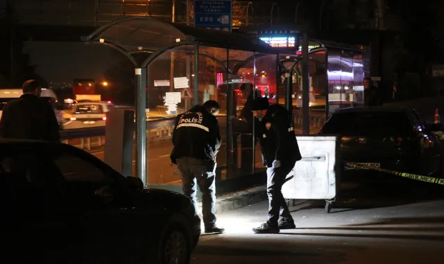 Kocaeli’de bir kişiyi öldürmekle suçlanan şüpheli tutuklandı Kocaeli’de bir kişiyi öldürmekle suçlanan şüpheli tutuklandı