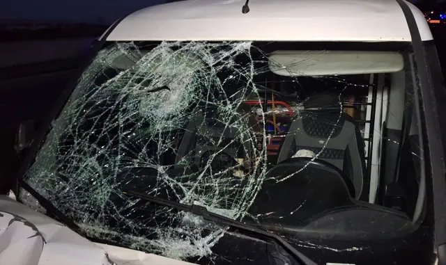 Samsun’da hafif ticari araçla motosiklet çarpıştı, 1 kişi öldü, 2 kişi yaralandı Samsun’da hafif ticari araçla motosiklet çarpıştı, 1 kişi öldü, 2 kişi yaralandı