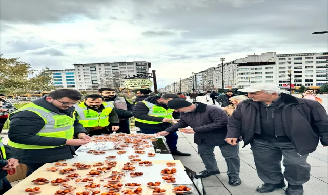 Sivas’ta AK Parti Artvin Gençlik Kolları Başkanı İslamoğlu için lokma dağıtıldı Sivas’ta AK Parti Artvin Gençlik Kolları Başkanı İslamoğlu için lokma dağıtıldı