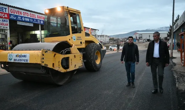 Suşehri’nde asfalt çalışmaları sürüyor Suşehri’nde asfalt çalışmaları sürüyor