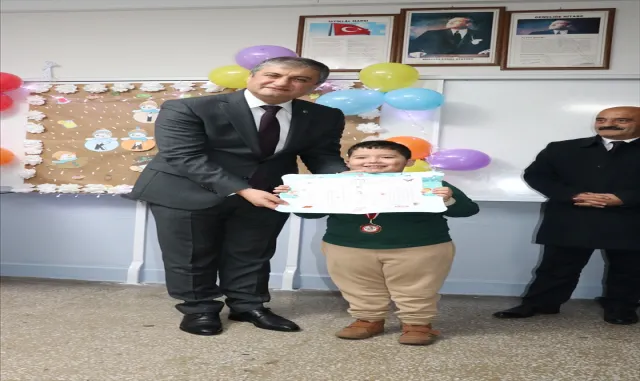 Doğu Marmara ve Batı Karadeniz’de öğrenciler karnelerini aldı Doğu Marmara ve Batı Karadeniz’de öğrenciler karnelerini aldı
