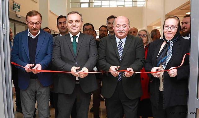 ERÜ İletişim Fakültesinde Cumhuriyet Dönemi Kayseri Gazeteleri Sergisi açıldı ERÜ İletişim Fakültesinde Cumhuriyet Dönemi Kayseri Gazeteleri Sergisi açıldı