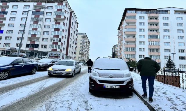 Erzurum, Ardahan ile Kars’ta kar yağışı ve soğuk hava etkili oluyor Erzurum, Ardahan ile Kars’ta kar yağışı ve soğuk hava etkili oluyor