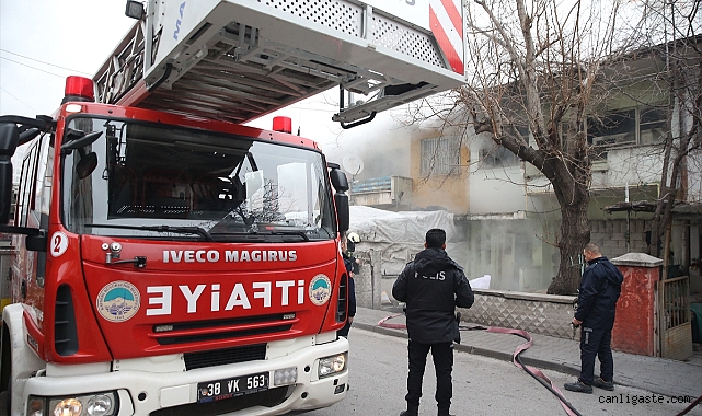 Kayseri’de metruk evde yangın! Kayseri’de metruk evde yangın!