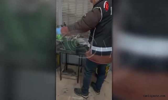 Kayseri’de sahte plaka imalatına suçüstü! Kayseri’de sahte plaka imalatına suçüstü!
