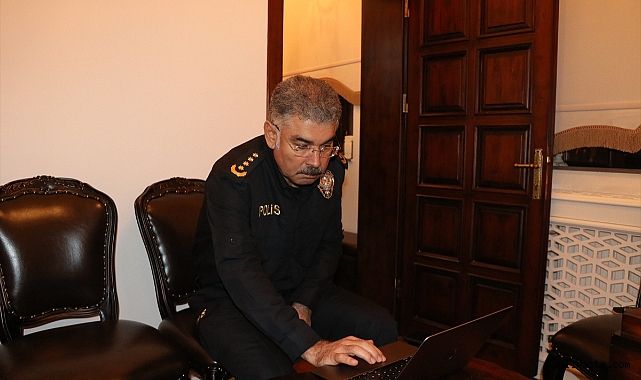 Kayseri Emniyet Müdürü ve İl Jandarma Komutanı ’Yılın Kareleri’ oylamasına katıldı Kayseri Emniyet Müdürü ve İl Jandarma Komutanı ’Yılın Kareleri’ oylamasına katıldı