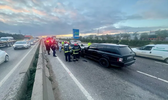 Kocaeli’de 4 aracın karıştığı kazada 1 kişi öldü, 1 kişi yaralandı Kocaeli’de 4 aracın karıştığı kazada 1 kişi öldü, 1 kişi yaralandı