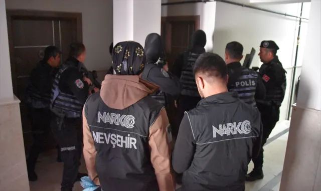 Nevşehir’de uyuşturucu operasyonlarında 10 şüpheli yakalandı Nevşehir’de uyuşturucu operasyonlarında 10 şüpheli yakalandı