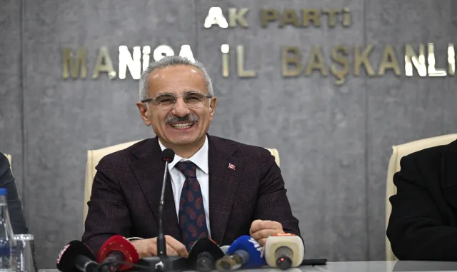 Ulaştırma ve Altyapı Bakanı Uraloğlu, AK Parti Manisa İl Başkanlığı’nı ziyaret etti Ulaştırma ve Altyapı Bakanı Uraloğlu, AK Parti Manisa İl Başkanlığı’nı ziyaret etti