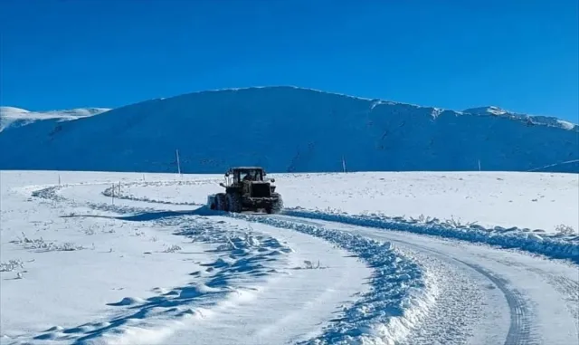 Van, Hakkari, Bitlis ve Muş’ta kar nedeniyle 80 yerleşim birimine ulaşım sağlanamıyor Van, Hakkari, Bitlis ve Muş’ta kar nedeniyle 80 yerleşim birimine ulaşım sağlanamıyor