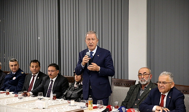 Akar, Kayseri’de şehit aileleri ve gazilerle buluştu Akar, Kayseri’de şehit aileleri ve gazilerle buluştu
