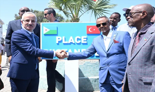 Bakan Uraloğlu, Cibuti’deki İstanbul Meydanı’nın açılışını yaptı Bakan Uraloğlu, Cibuti’deki İstanbul Meydanı’nın açılışını yaptı
