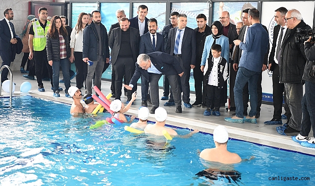 Besime Özderici Engelsiz Yaşam Merkezinin havuzu açıldı Besime Özderici Engelsiz Yaşam Merkezinin havuzu açıldı