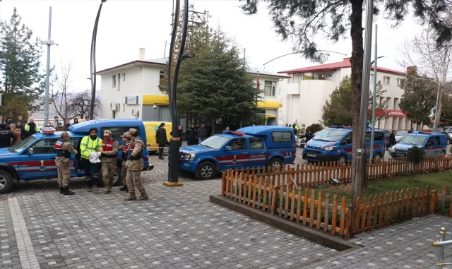 Erzincan’da maden ocağındaki toprak kaymasıyla ilgili 6 zanlı tutuklandı Erzincan’da maden ocağındaki toprak kaymasıyla ilgili 6 zanlı tutuklandı