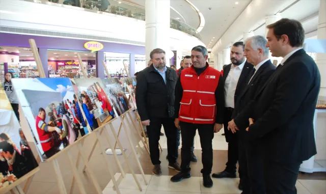 Eskişehir’de 6 şubat depremleri konulu fotoğraf sergisi açıldı Eskişehir’de 6 şubat depremleri konulu fotoğraf sergisi açıldı