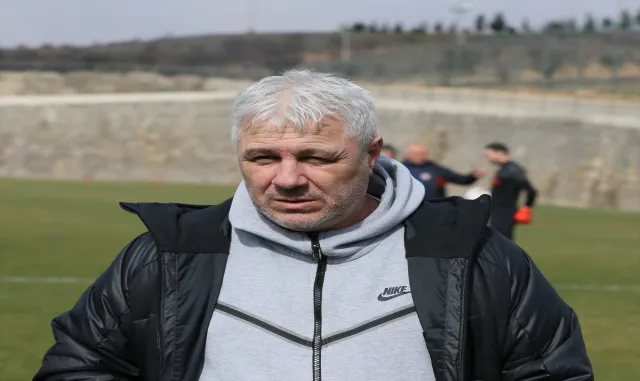 Gaziantep FK Teknik Direktörü Sumudica, Tayyip ve Memik ismini almak istiyor: Gaziantep FK Teknik Direktörü Sumudica, Tayyip ve Memik ismini almak istiyor: