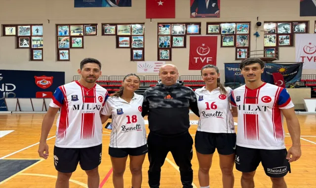 Gaziantep Polisgücü, Arjantin Hokey Milli Takımı’ndan 4 sporcuyu transfer etti Gaziantep Polisgücü, Arjantin Hokey Milli Takımı’ndan 4 sporcuyu transfer etti