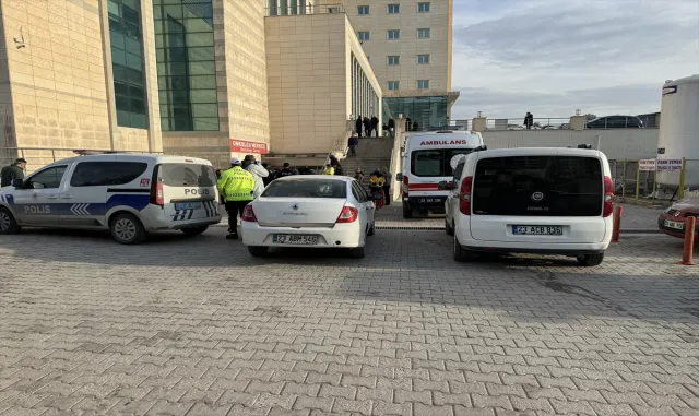 GÜNCELLEME - Elazığ’da fizyoterapi teknikeri kadın, çalıştığı hastane önünde eşi tarafından öldürüldü GÜNCELLEME - Elazığ’da fizyoterapi teknikeri kadın, çalıştığı hastane önünde eşi tarafından öldürüldü