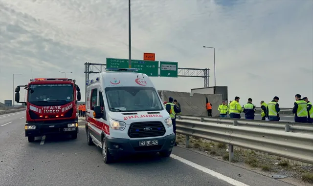 GÜNCELLEME - Kocaeli’de devrilen tırın sürücüsü öldü GÜNCELLEME - Kocaeli’de devrilen tırın sürücüsü öldü