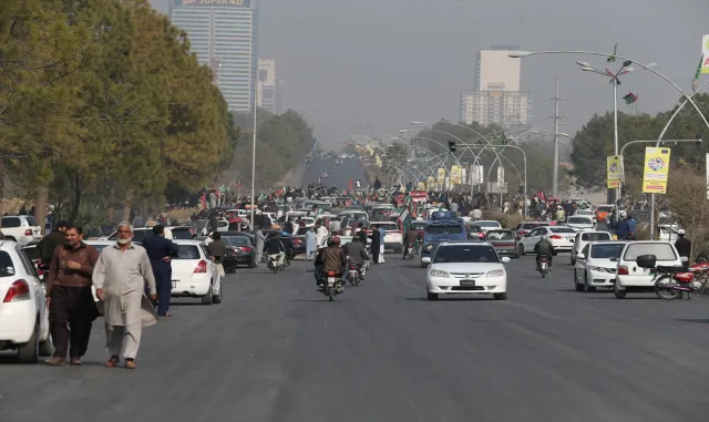 GÜNCELLEME - Pakistan’da İmran Han’ın partisi, ülke genelinde seçim sonuçlarını protesto ediyor GÜNCELLEME - Pakistan’da İmran Han’ın partisi, ülke genelinde seçim sonuçlarını protesto ediyor