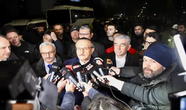 Kocaeli’deki fabrikada rehin alınan 7 işçi kurtarıldı Kocaeli’deki fabrikada rehin alınan 7 işçi kurtarıldı