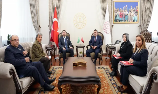 Milli Eğitim Bakanı Tekin üç ülkenin Ankara büyükelçisini kabul etti Milli Eğitim Bakanı Tekin üç ülkenin Ankara büyükelçisini kabul etti