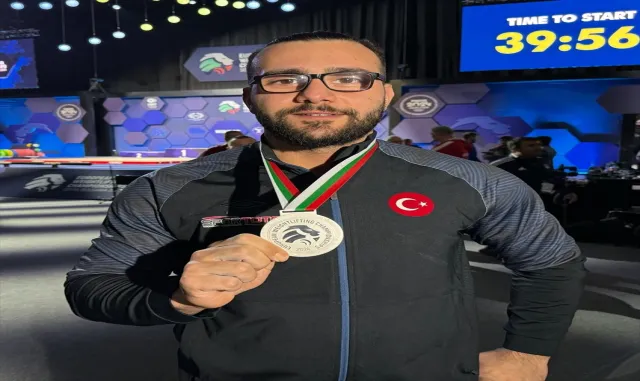 Milli halterci Onur Demirci: "Avrupa’da büyüklerde ilk gümüş madalyam"