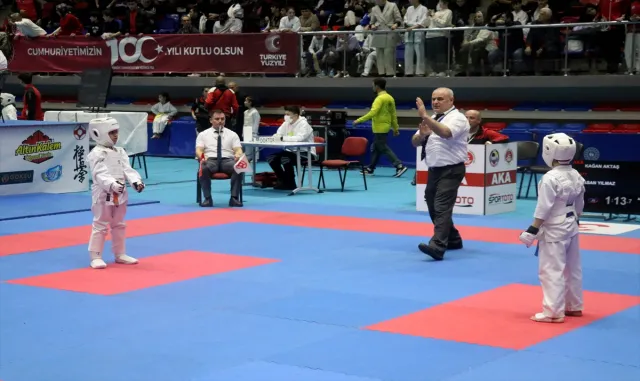 Türkiye Kyokushin Stil Karate Şampiyonası Karabük’te başladı Türkiye Kyokushin Stil Karate Şampiyonası Karabük’te başladı