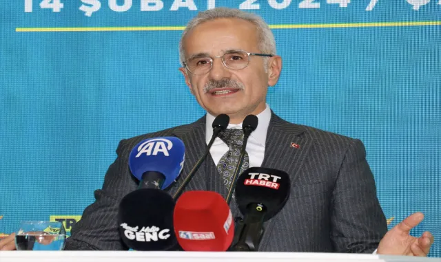 Ulaştırma ve Altyapı Bakanı Uraloğlu, Trabzon’da muhtarlarla bir araya geldi: Ulaştırma ve Altyapı Bakanı Uraloğlu, Trabzon’da muhtarlarla bir araya geldi: