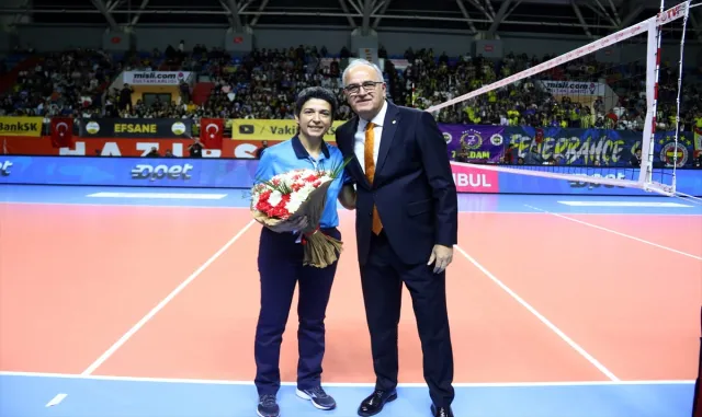 Voleybol hakemi Nurper Özbar’a Paris 2024 Olimpiyatları daveti Voleybol hakemi Nurper Özbar’a Paris 2024 Olimpiyatları daveti