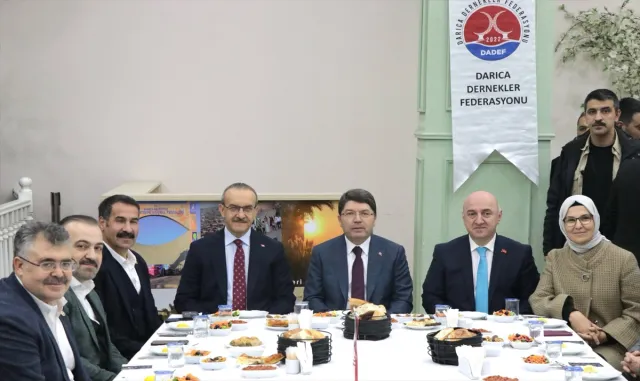 Adalet Bakanı Tunç, Kocaeli’de iftar programına katıldı: Adalet Bakanı Tunç, Kocaeli’de iftar programına katıldı: