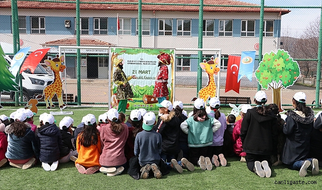 Çocuklara tiyatroyla çevre ve ağaç sevgisi aşılanıyor Çocuklara tiyatroyla çevre ve ağaç sevgisi aşılanıyor